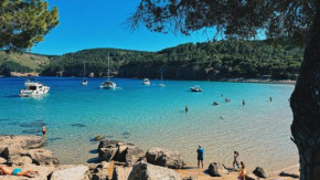 CAN ROMY APPARTEMENT T2F À 20m de la plage de Cala Montgo